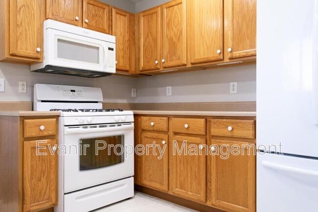 Building Photo - 1142 Deercreek Dr