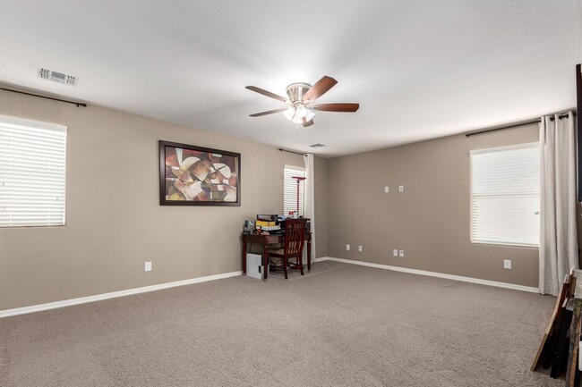 Building Photo - Gorgeous Home in San Tan Valley with Priva...