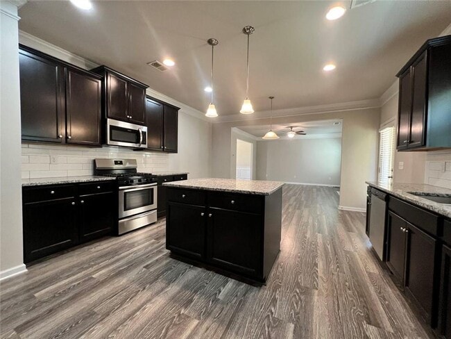 Building Photo - 185 Cherokee Reserve Cir
