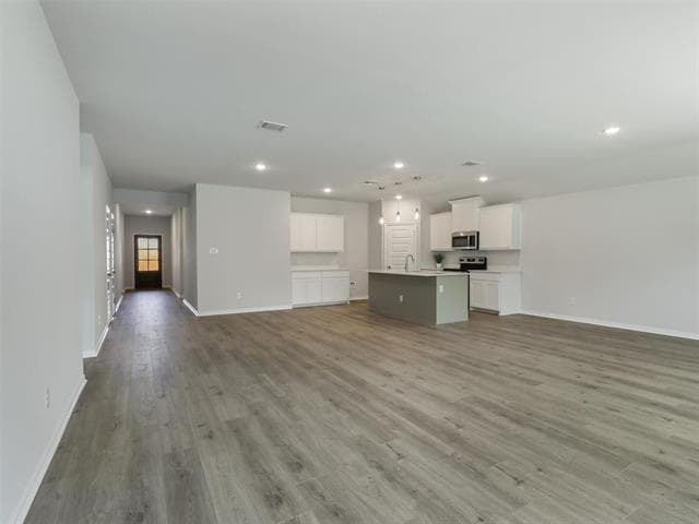 Building Photo - 1809 St James Pl Ln
