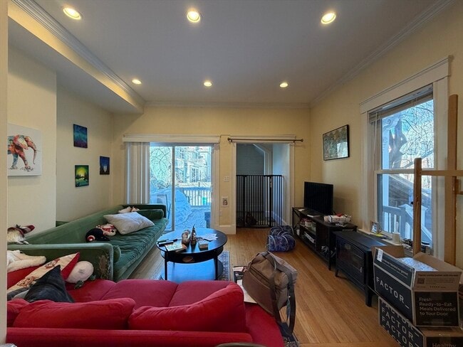 Building Photo - 27 Essex St