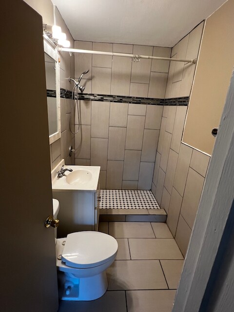 Bathroom - 1370 Elkhorn Rd