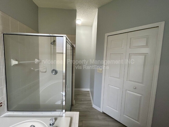 Building Photo - 10303 Beneva Dr