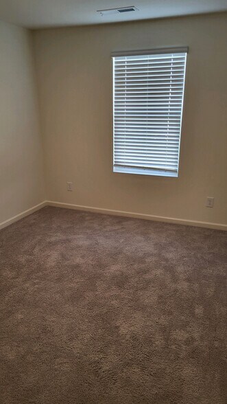Guest Bedroom #2 - 3405 Walker Dr