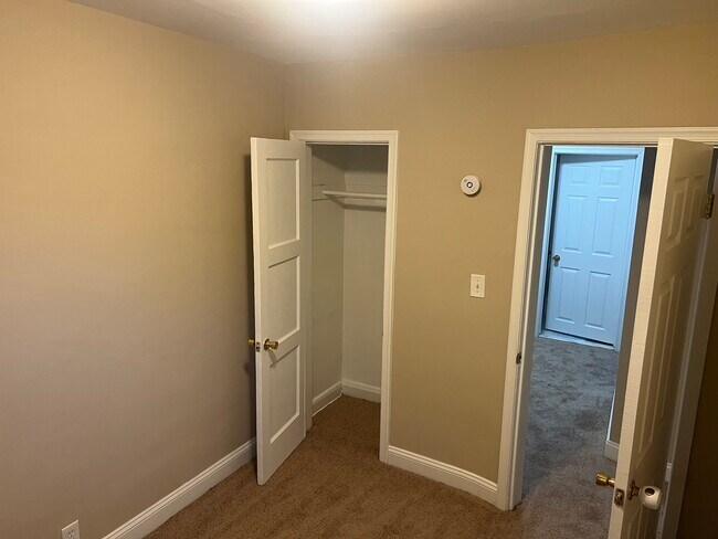 Building Photo - 44X Random Rd