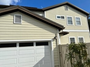 Building Photo - Like New Single Family Home in McCully!