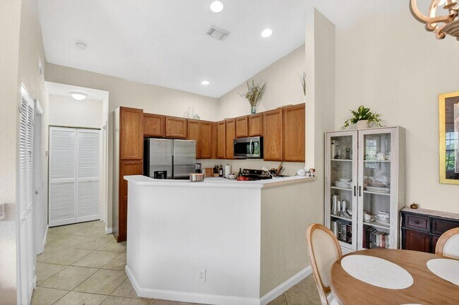 Building Photo - 3271 Laurel Ridge Cir