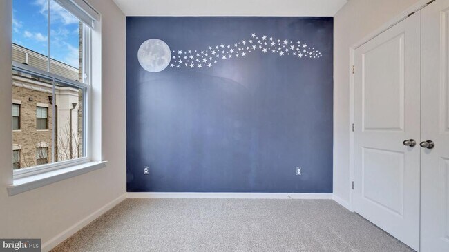 Building Photo - 513 Riversail Ln