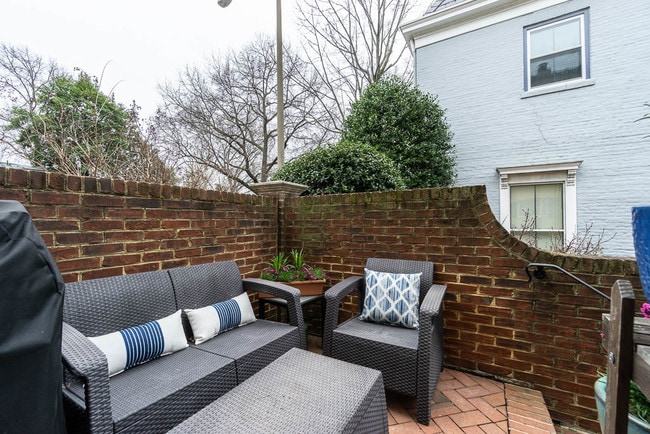 Building Photo - 800 Wolfe St