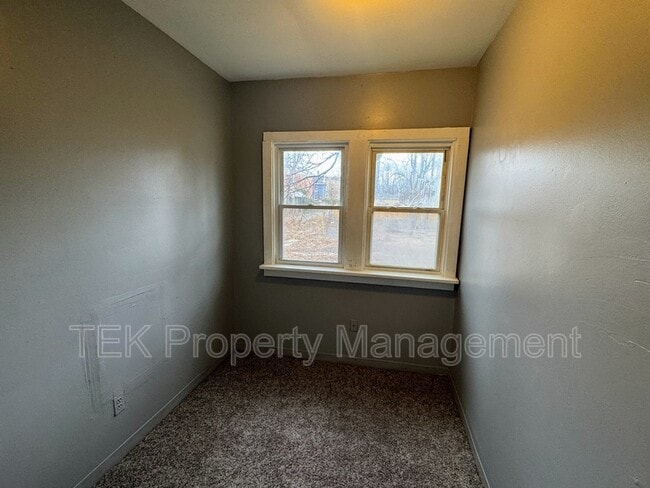 Building Photo - 5 Lorimer St