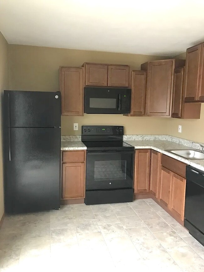 Building Photo - 18 Sarpy Rd