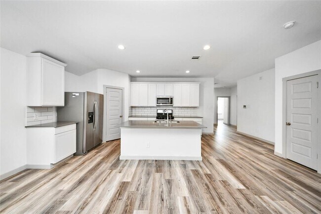 Building Photo - 14734 Sweetwater Dr