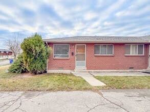 Building Photo - Perfect 1BR 1BA Home in Holladay!