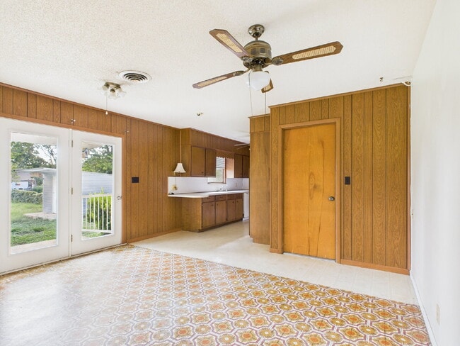 Building Photo - 3/1.5 Home in Established