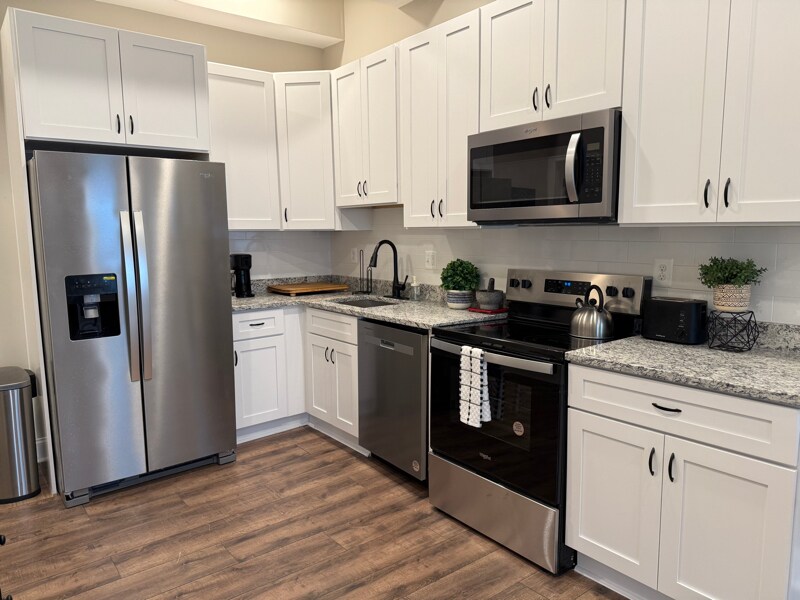 Building Photo - 3429 Chestnut Ave