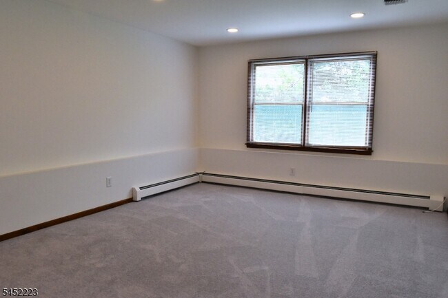 Building Photo - 28 Elmhurst St