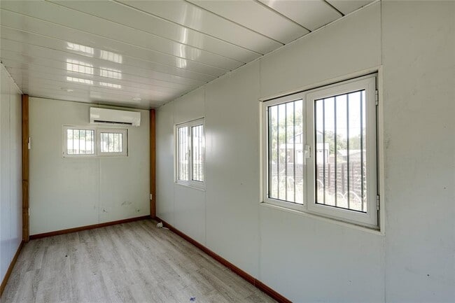 Building Photo - 1707 Overhill Dr