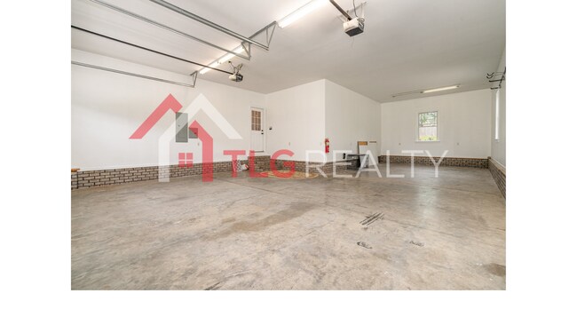 Building Photo - 8993 Plank Rd