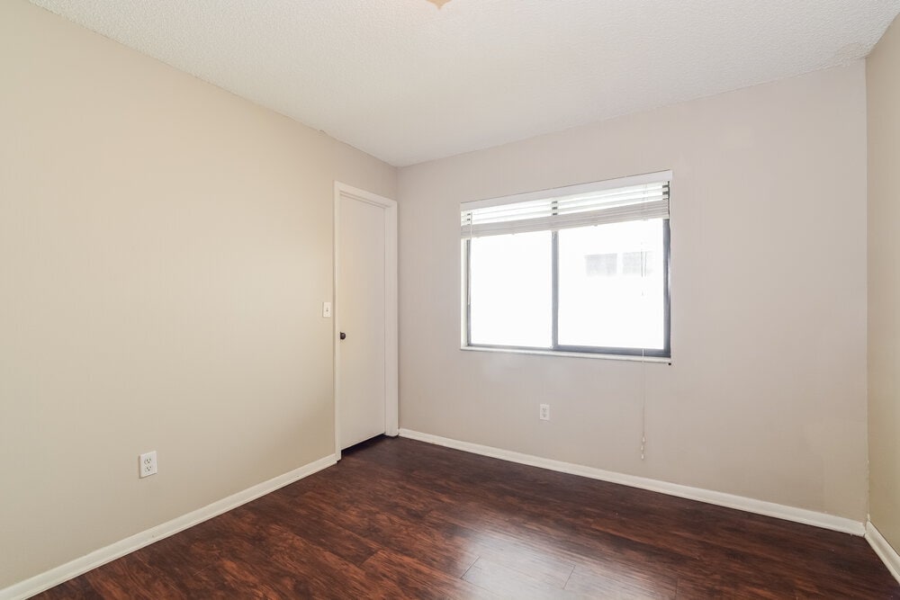 Building Photo - 321 Alba Ln