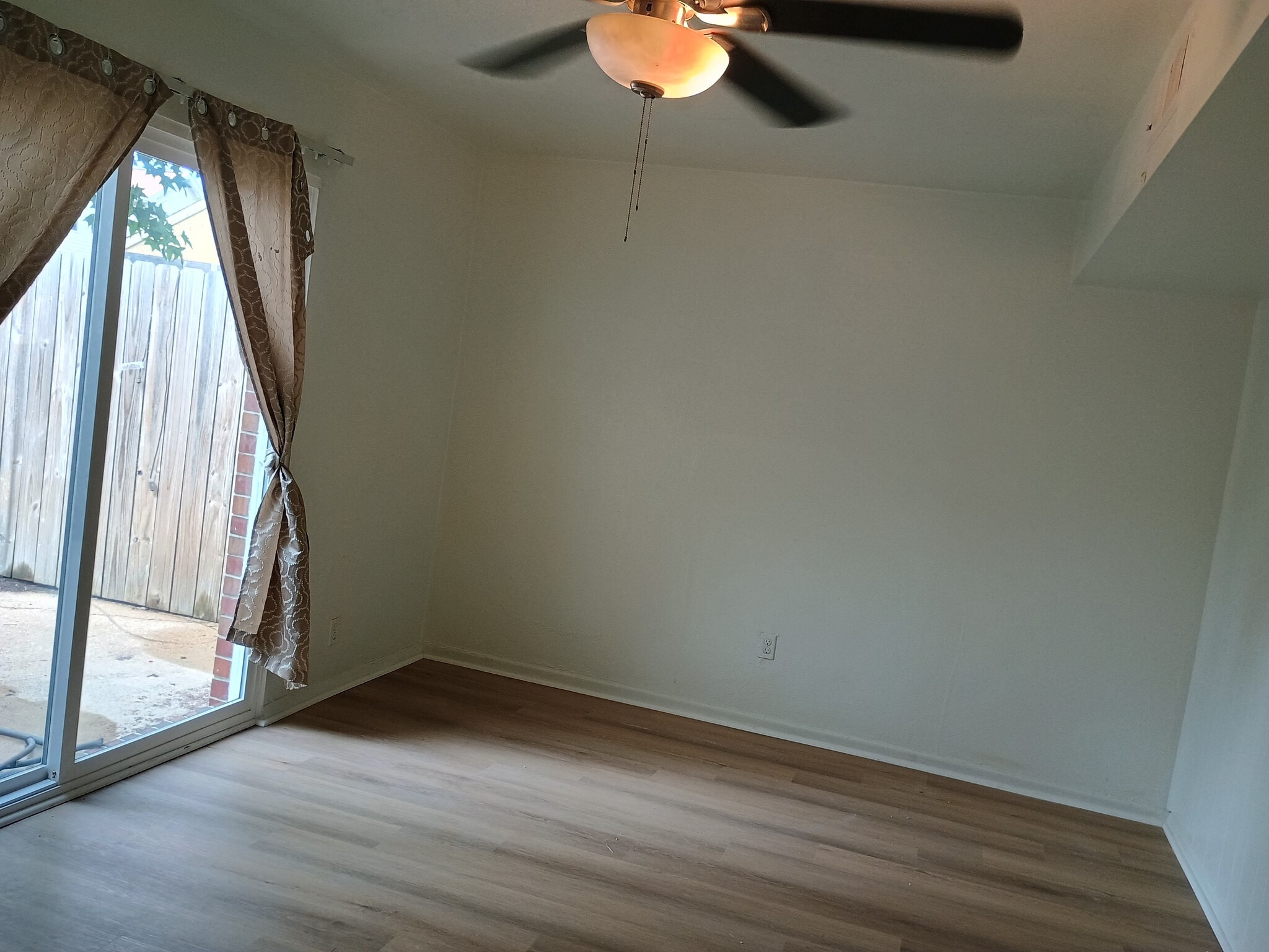 Living room - 6617 Stoney Point North