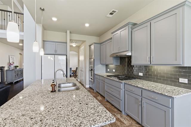 Building Photo - 7452 Reverchon Dr
