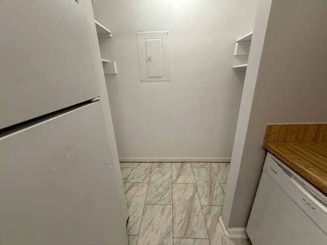 Building Photo - 3609 Juneau Rd