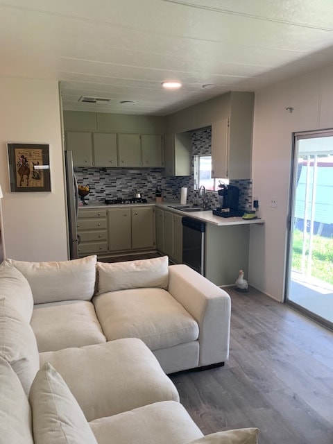 Building Photo - 80870-80111 CA-111