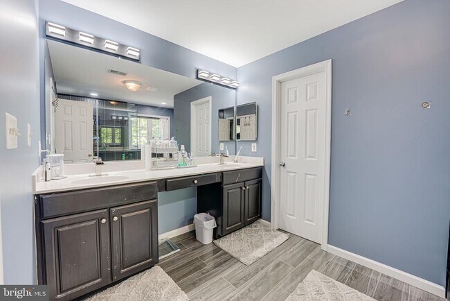 Building Photo - 47 Ridings Ln