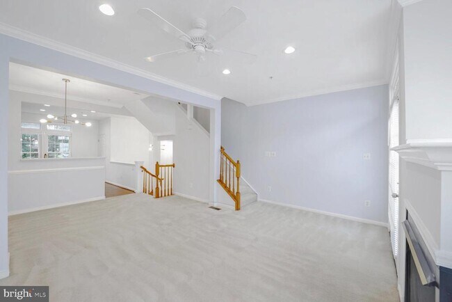 Building Photo - 2737 Manhattan Pl