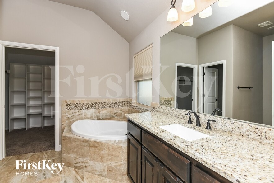 Building Photo - 208 McKittrick Ln