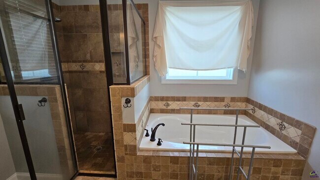 Building Photo - 103 Clarissa Dr