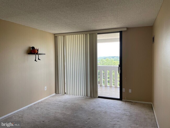 Building Photo - 6101 Edsall Rd