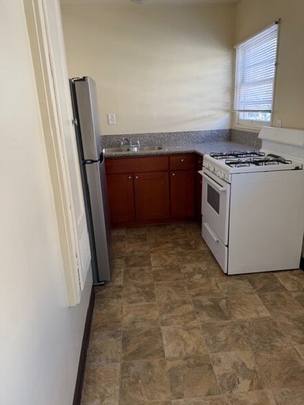 Building Photo - 1316 N Dominion Ave