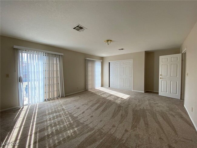 Building Photo - 9312 Angelfish Dr