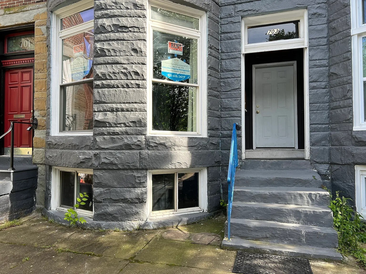 Building Photo - 703 Newington Ave