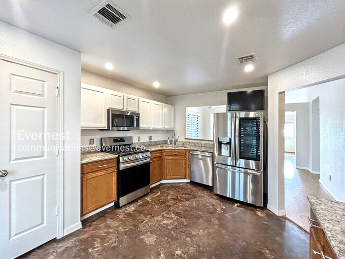 Building Photo - 107 Blue Ridge Trail