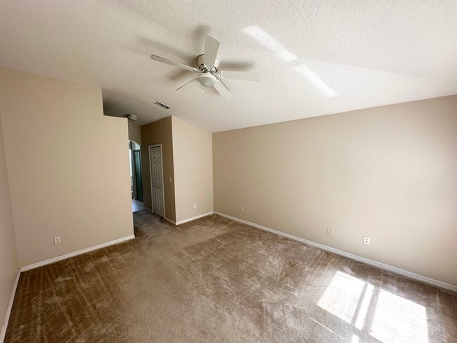 Building Photo - 15 Zinnia Trail