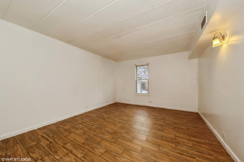 Building Photo - 8637 S Ingleside Ave