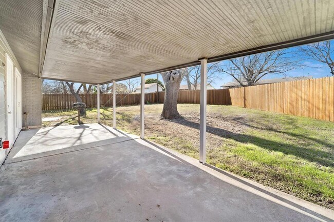 Building Photo - 8414 Staunton Dr