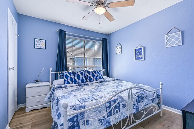Building Photo - 3506 Cove View Blvd