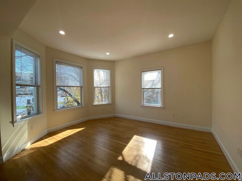 Building Photo - 9 Gardner Terrace