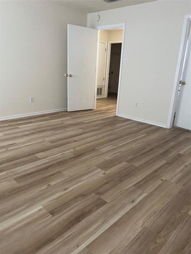 Building Photo - 173 Buttercup Way