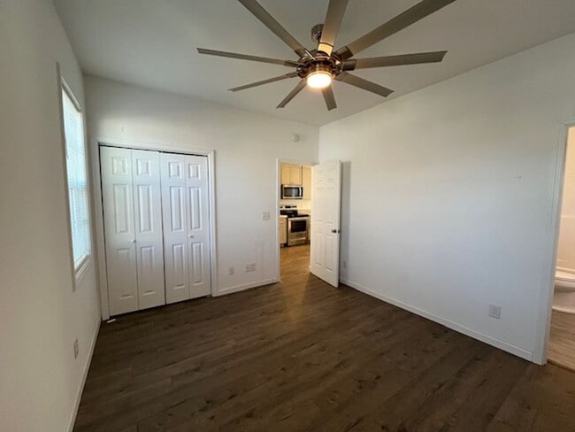 Building Photo - 3 bedroom, 2 bathroom built in 2020 near downtown!