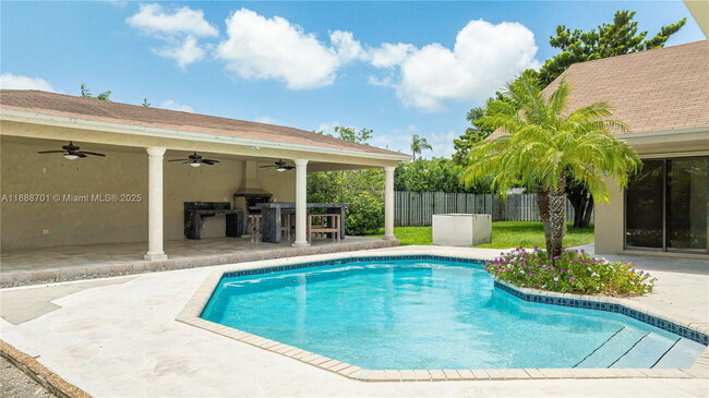 Primary Photo - 8110 SW 188th St