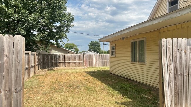Building Photo - 477 W Tulsa St