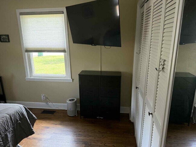 Building Photo - Fully Furnished Retreat with a Dream Backyard