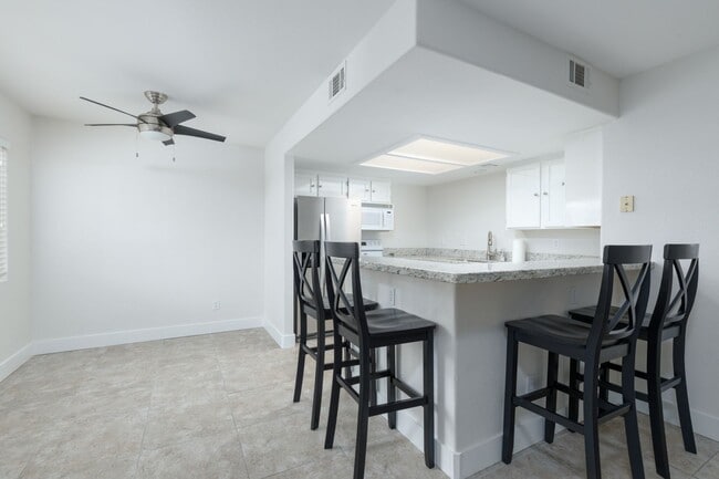 Building Photo - Upper Level 2 bedroom, 2 bathroom with great views at The Falls