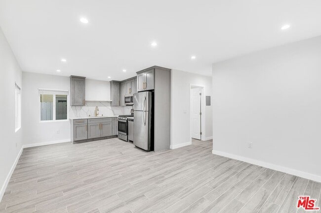 Building Photo - 40 Rose Ave