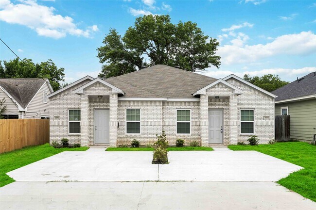 Building Photo - 4507 White Rock St