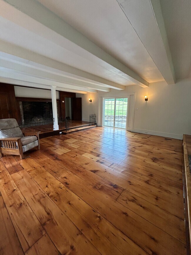 Building Photo - 369 Byram Kingwood Rd